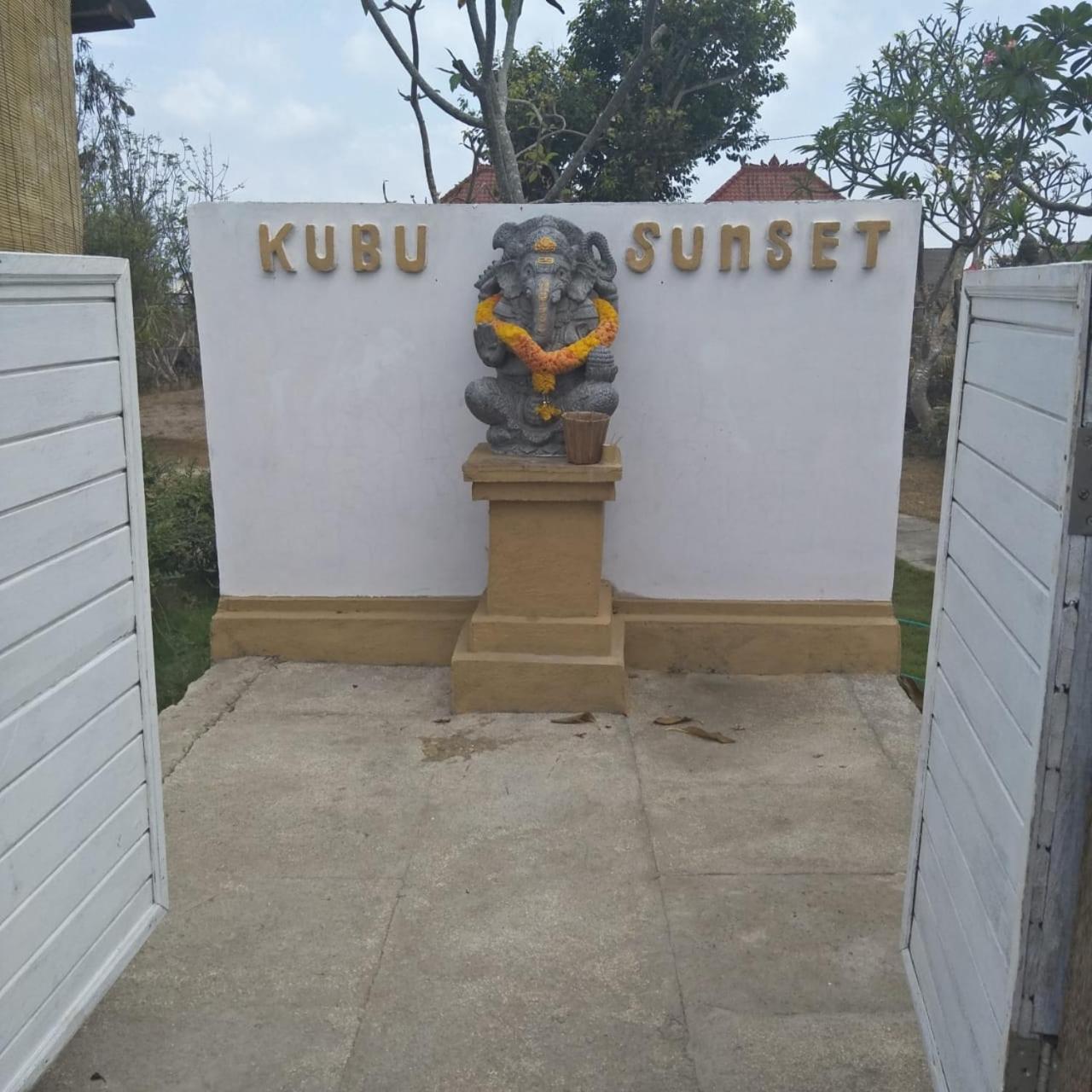 Kubu Sunset Guest House Нуса Лембонган Екстериор снимка
